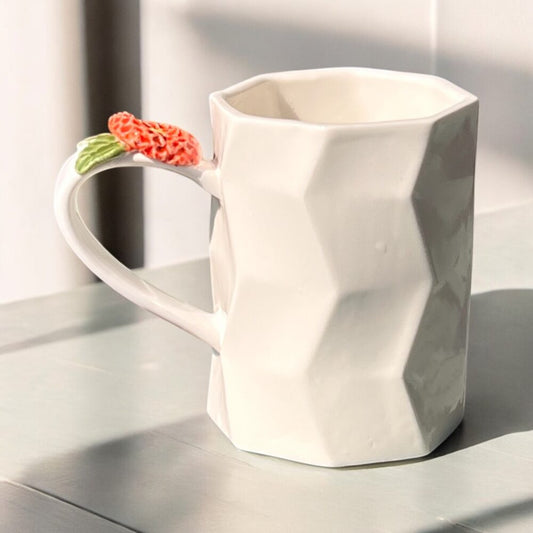 Porcelanowy kubek z kwiatkiem