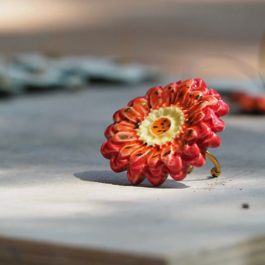 Pierścionek ceramiczny kwiat Gerbera ze złotem
